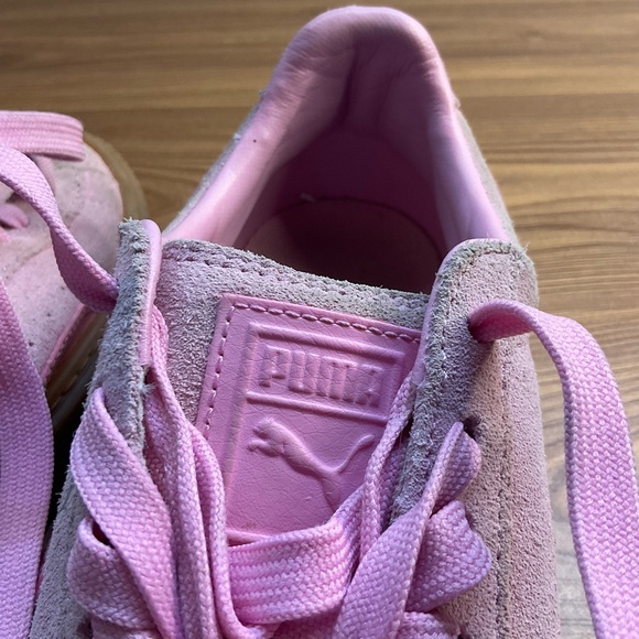 Puma Suede Platform Trace Pink Gum Sole Women’s Size Sneakers size 37 or 7